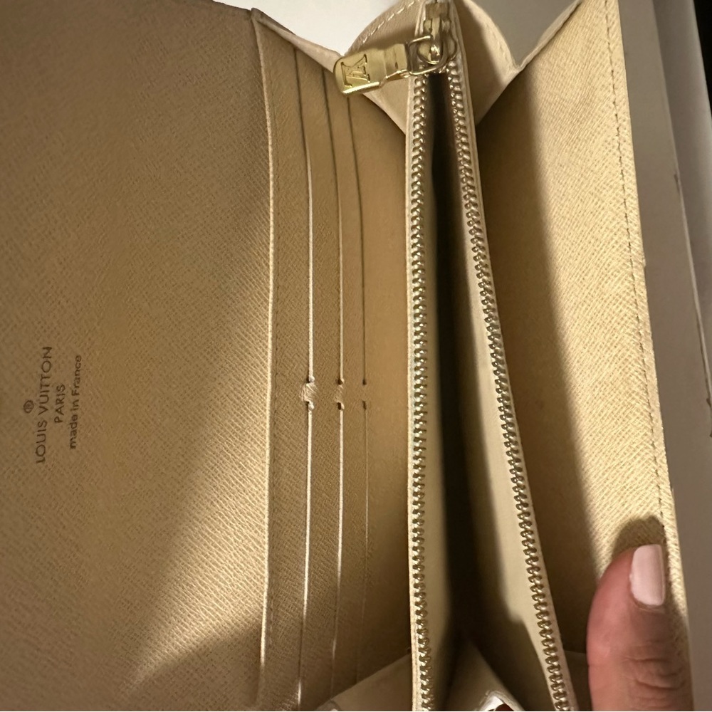Louis Vuitton Azure Wallet - Picture 6 of 10